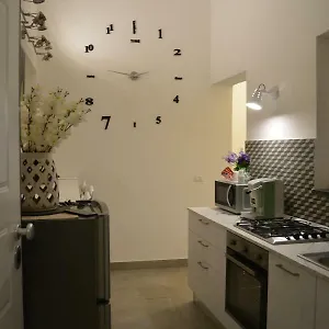 Apartament La Petite, Katania